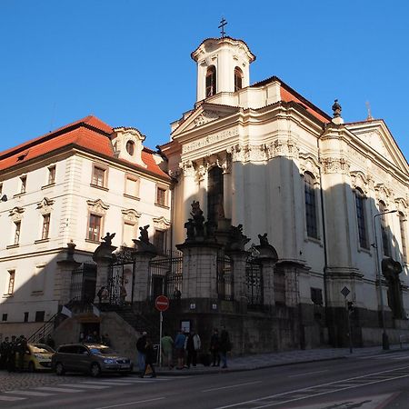Apartments With Large Balcony, Parking Prague Luaran gambar