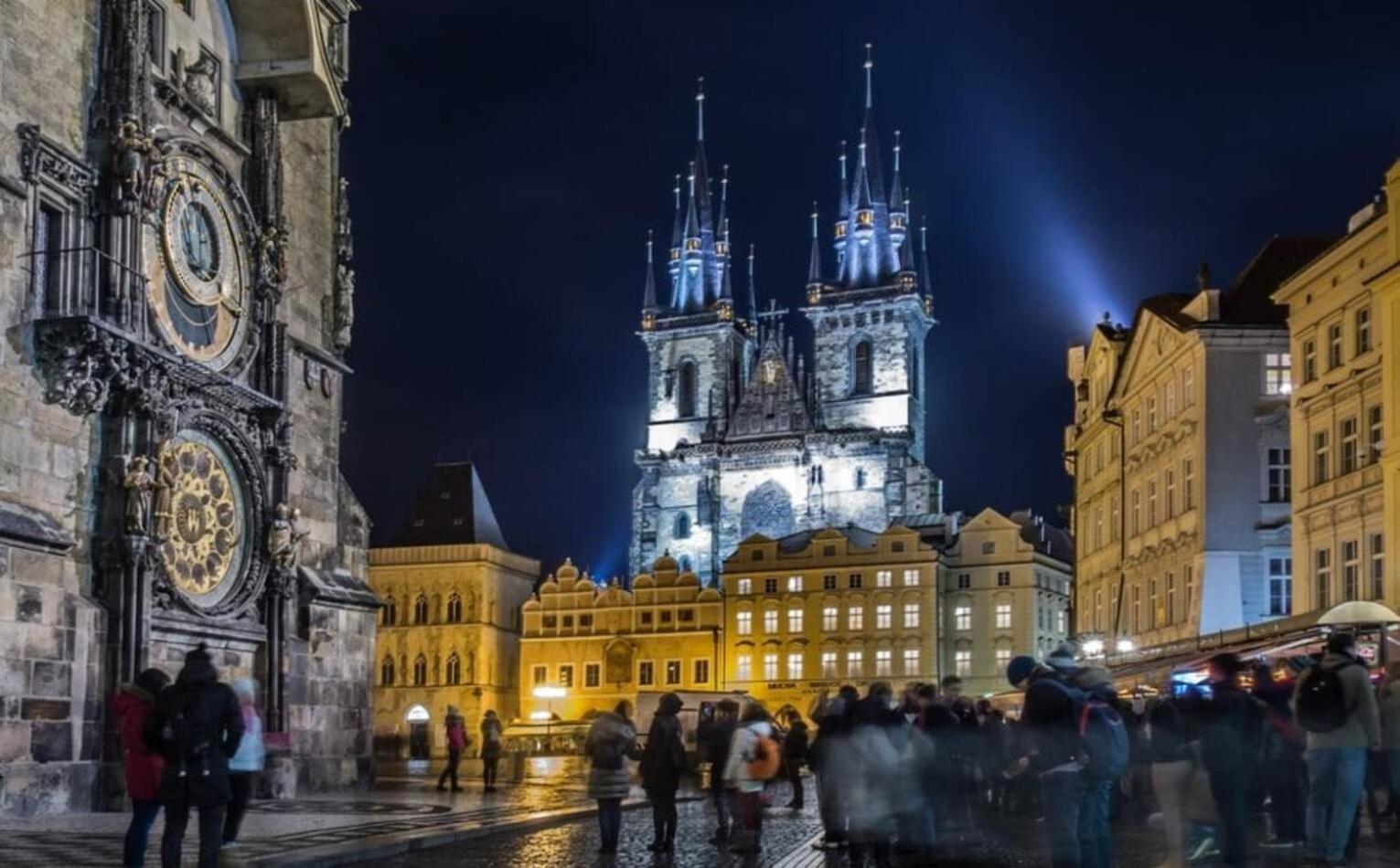 Apartments With Large Balcony, Parking Prague Luaran gambar