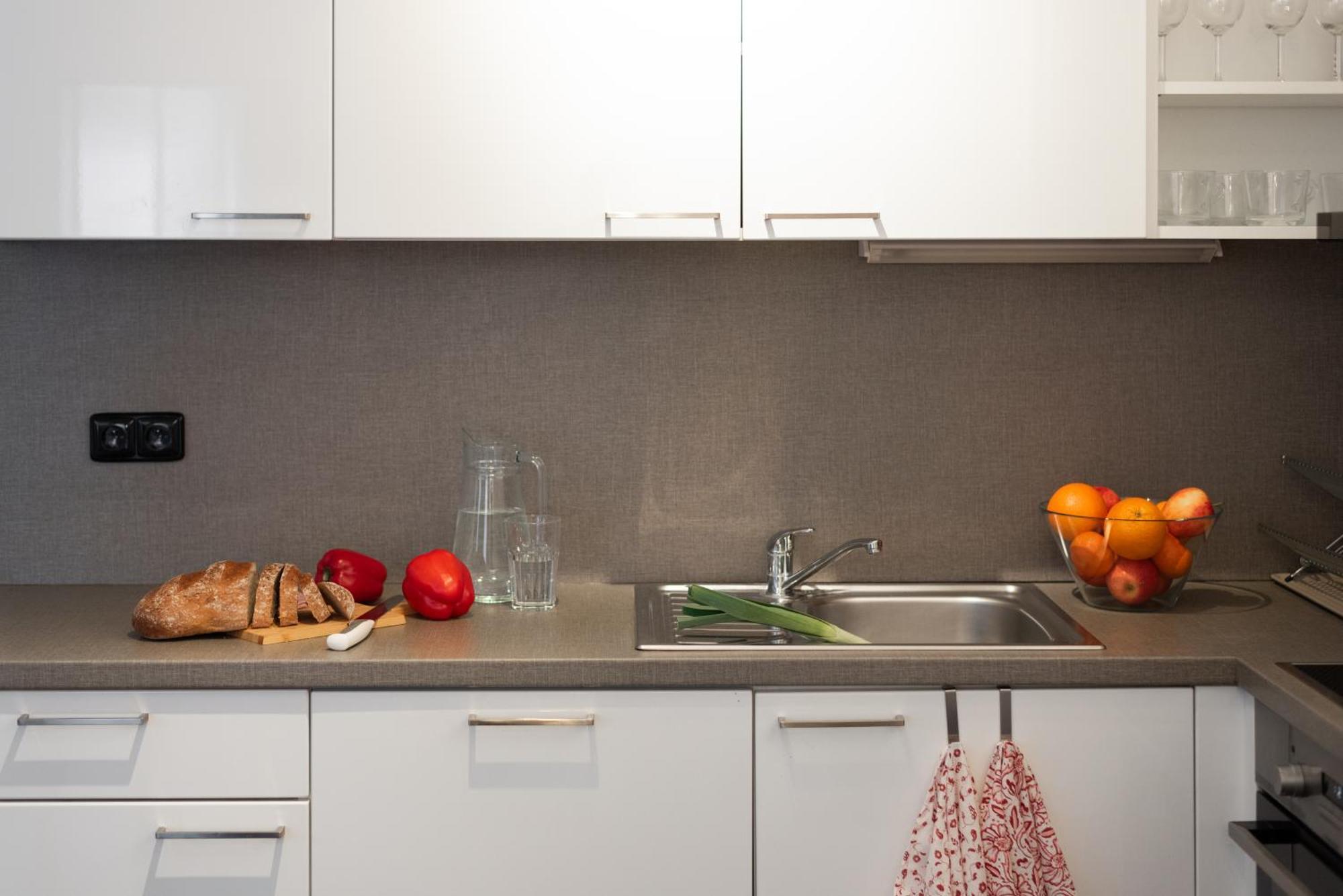 Apartments With Large Balcony, Parking Prague Luaran gambar