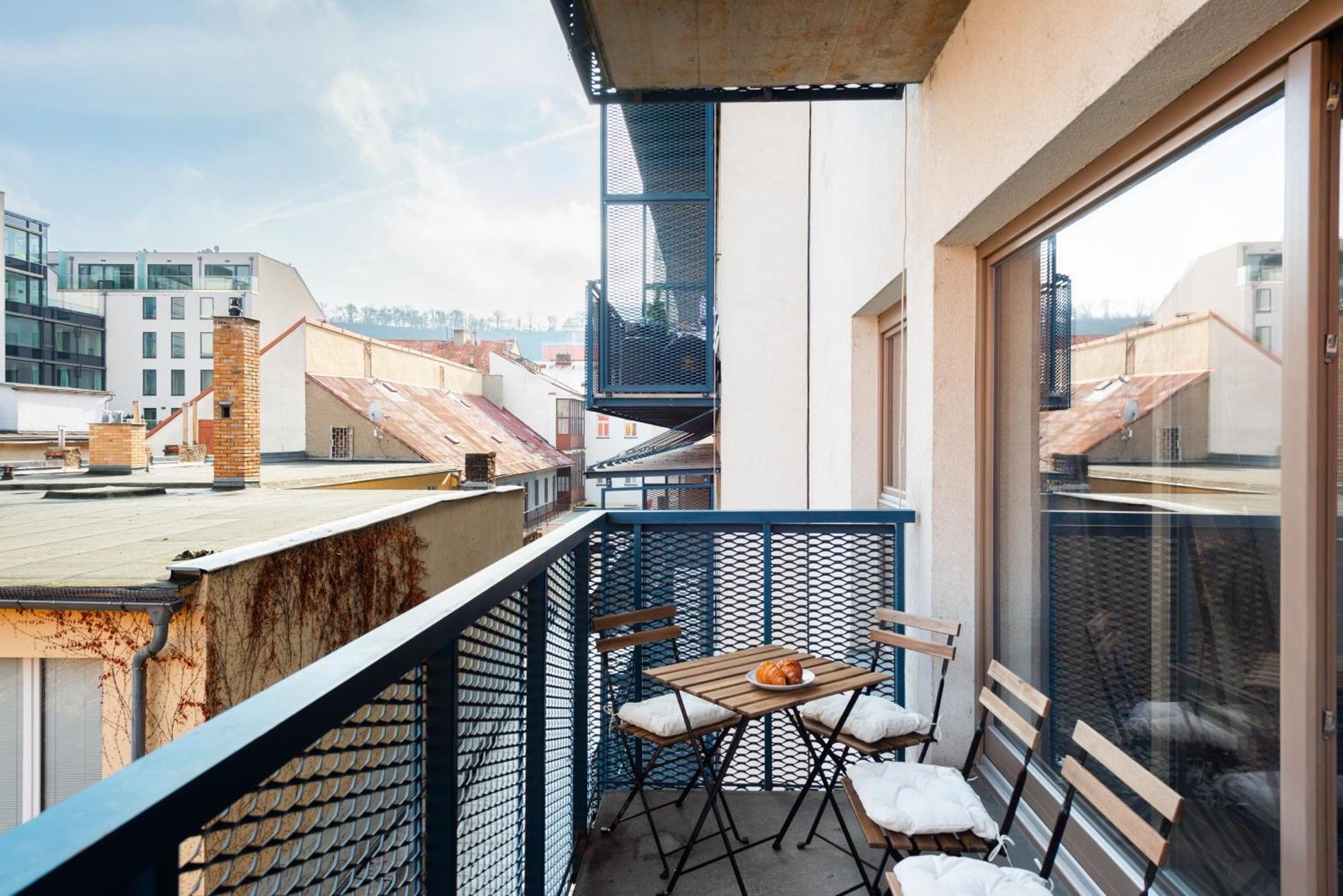 Apartments With Large Balcony, Parking Prague Luaran gambar