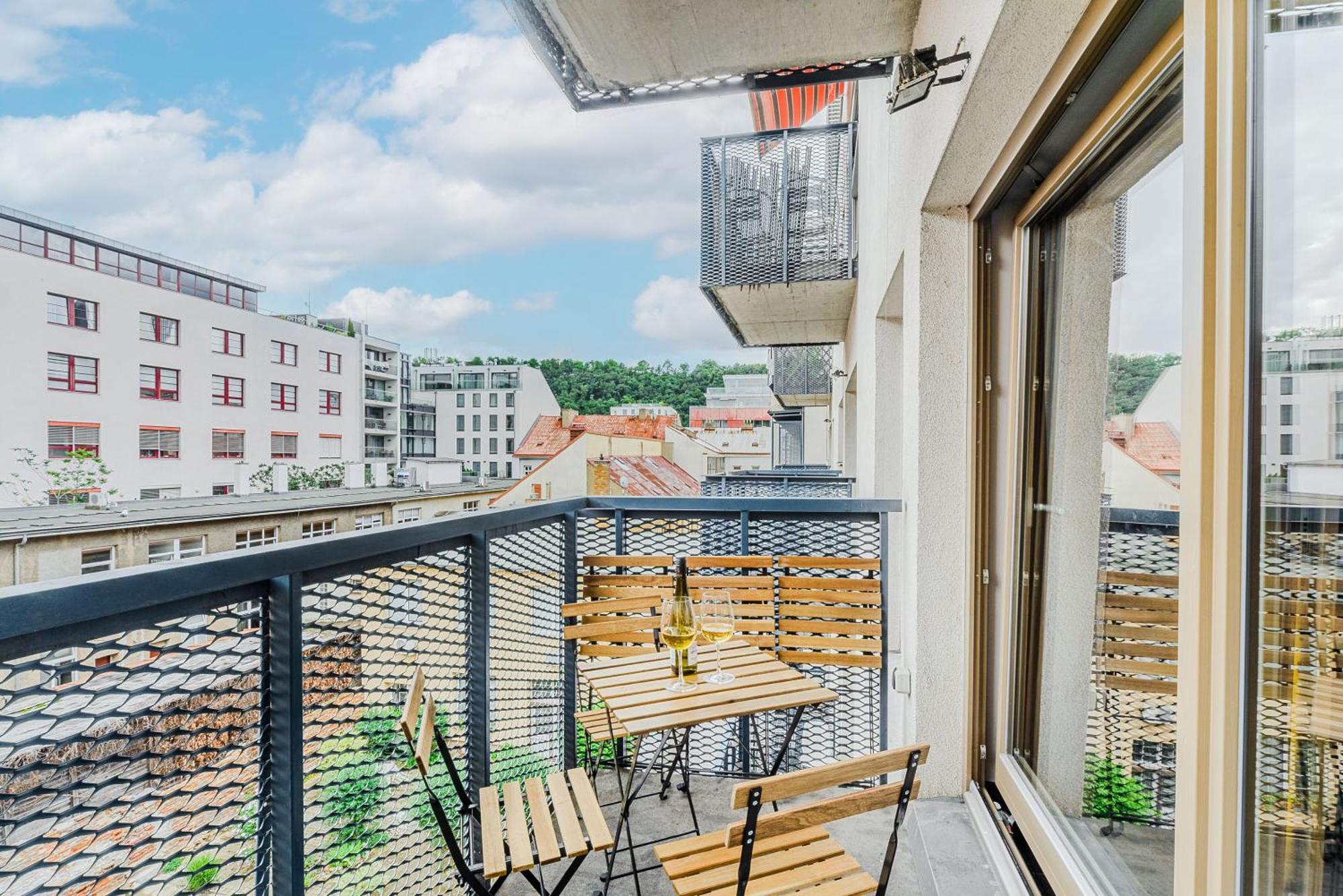 Apartments With Large Balcony, Parking Prague Luaran gambar